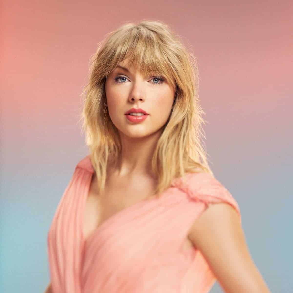 Taylor Swift's Net Worth Career, Age, Biography GuideCrest